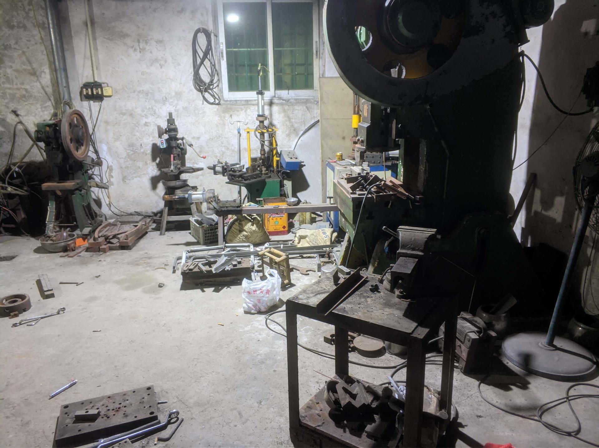 室内明亮高对比 室内明亮高对比